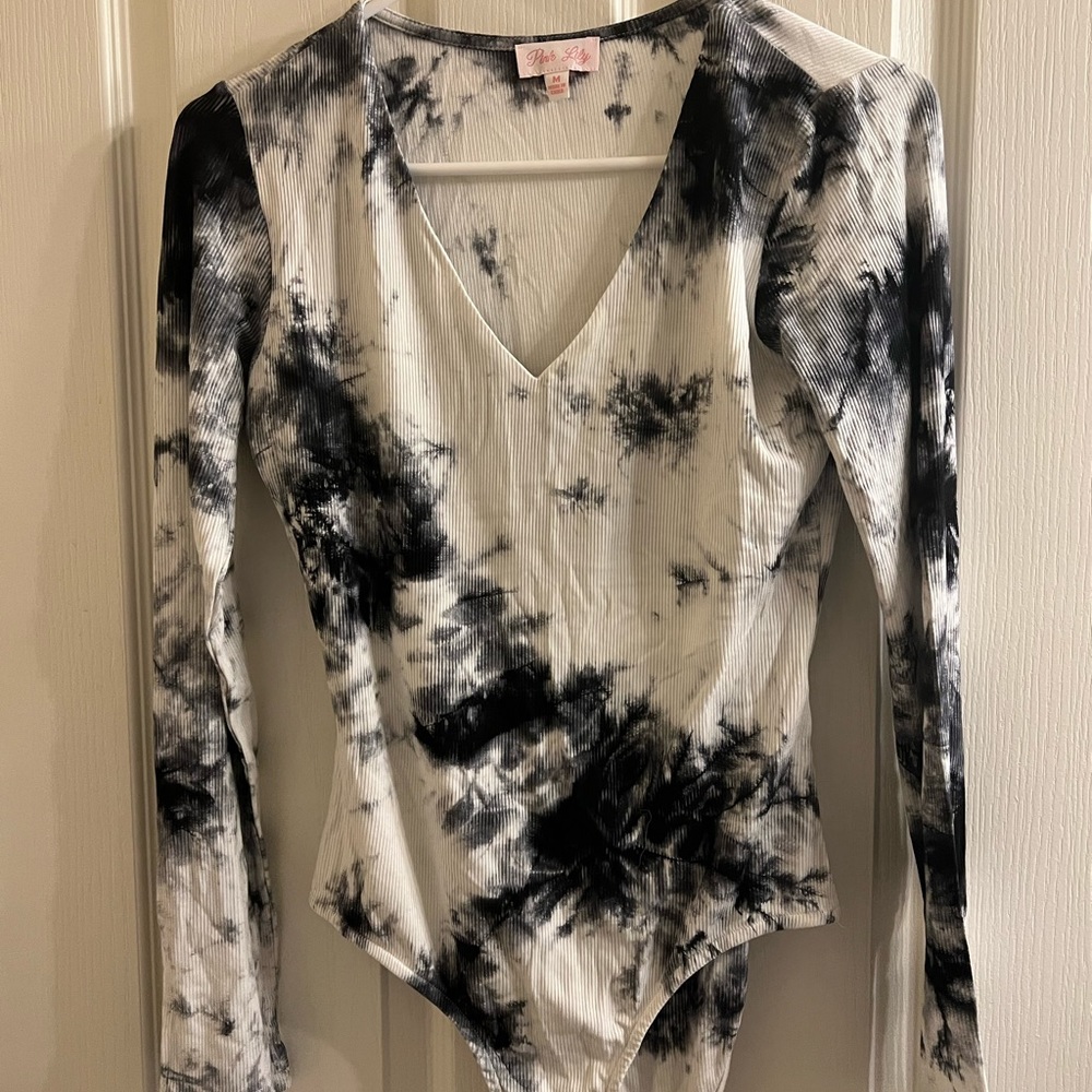 Pink Lily Bodysuit, Size M, black & white